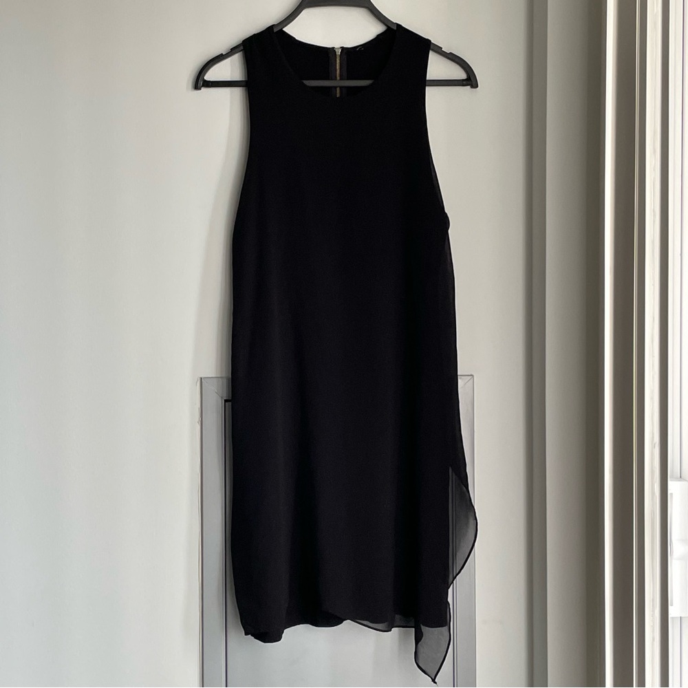 Elegant Black Sleeveless Tunic